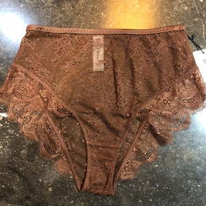 L21122848842 dark brown