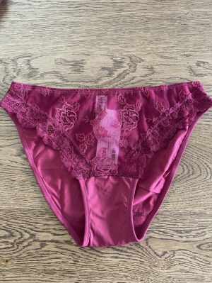 sublime en dentelle fushia